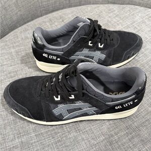 ASICS Gel Lyte III Black and Gray Sneakers
